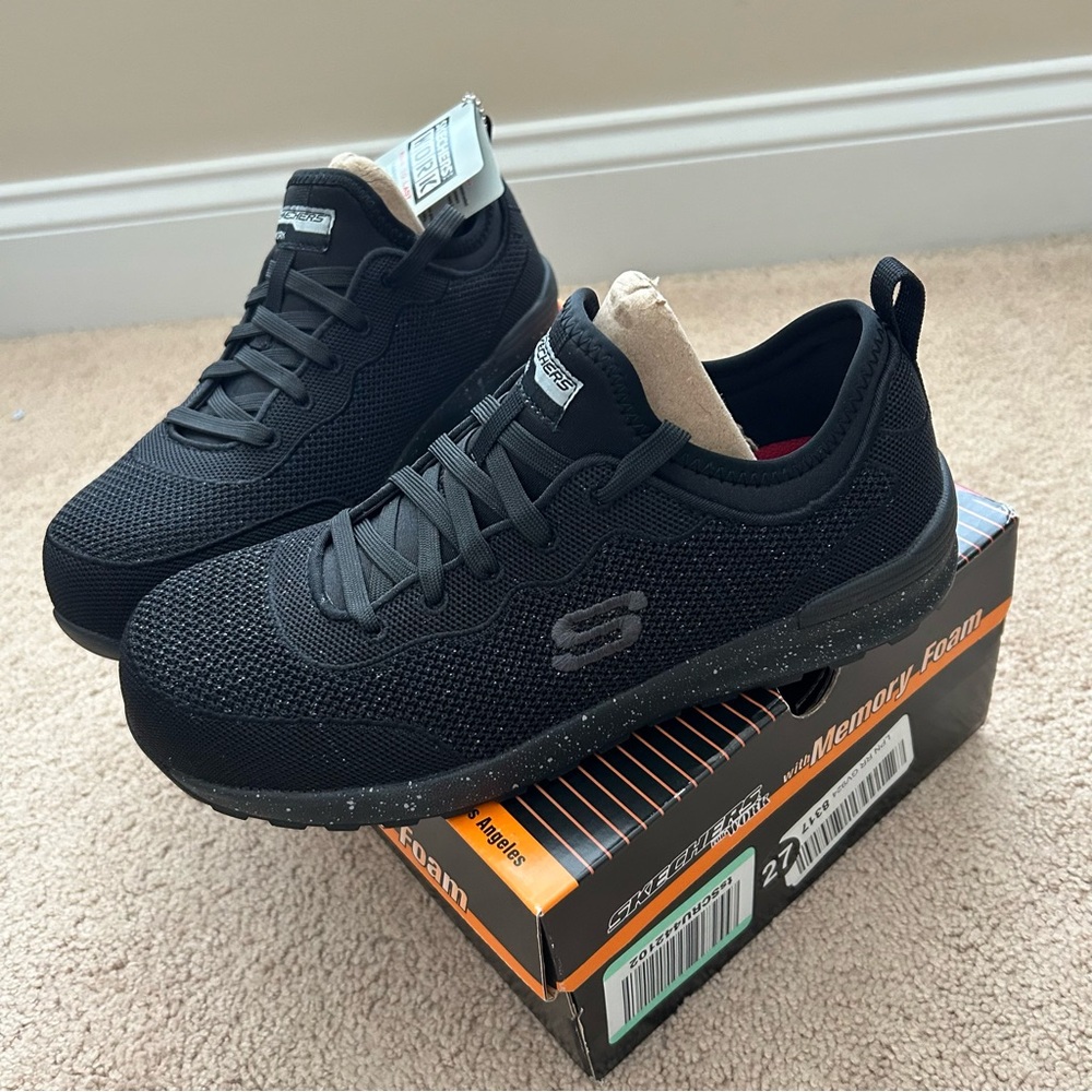 NWT Skechers Black Women's Work Shoes with Composite Toe Oil and Slip Resistant